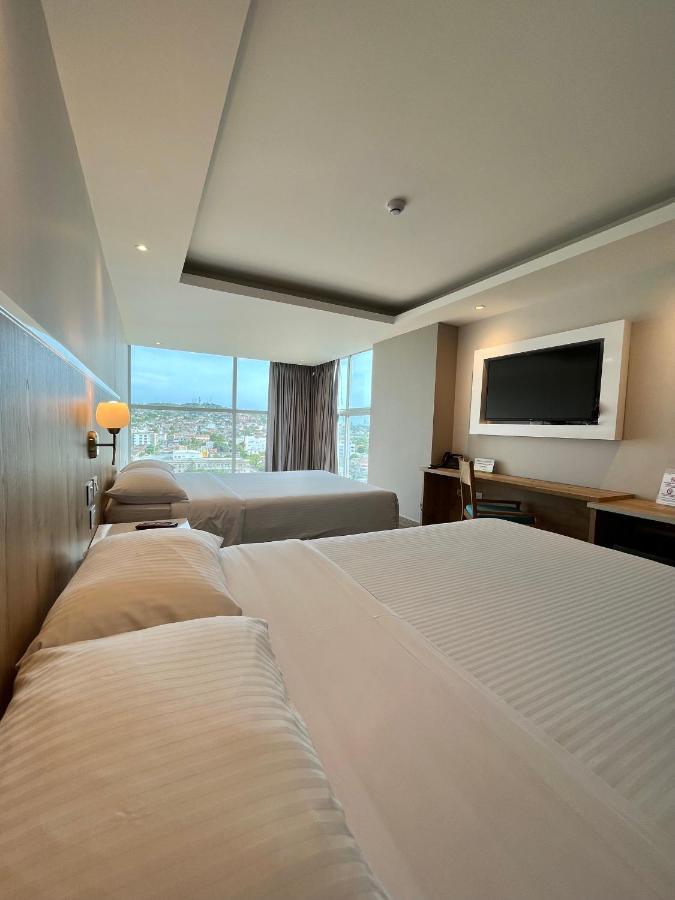 Wyndham Garden Cartagena Hotel Exterior photo