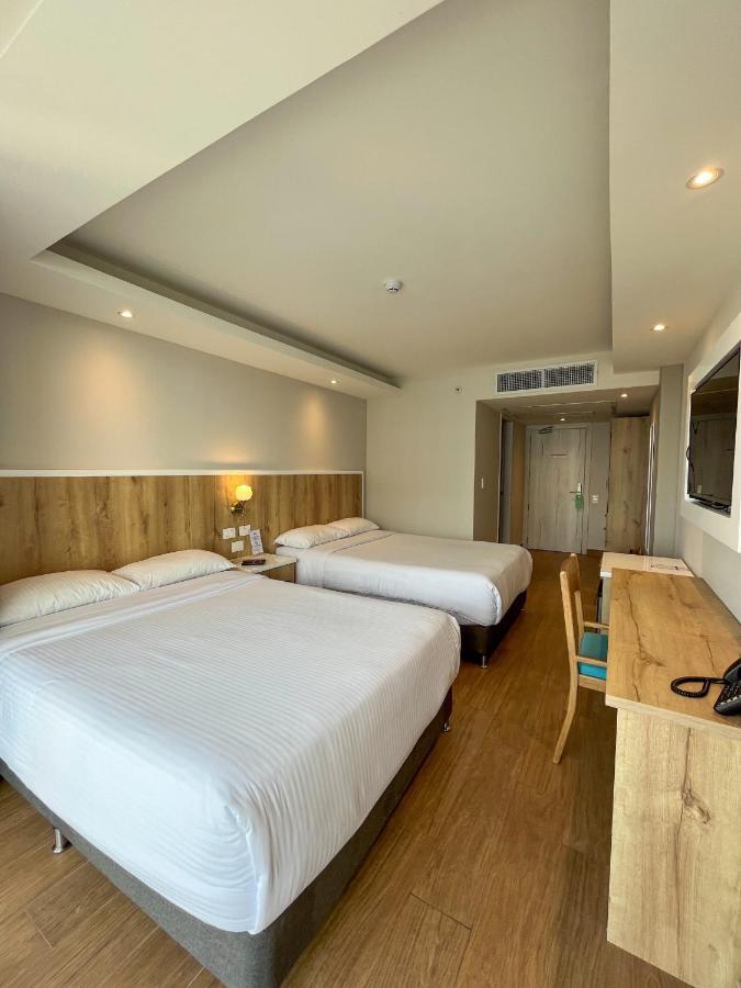 Wyndham Garden Cartagena Hotel Exterior photo