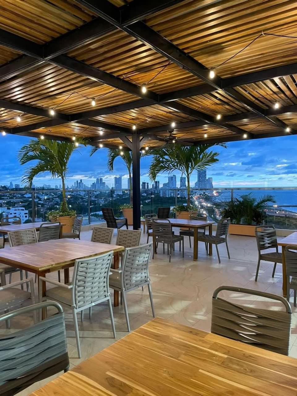 Wyndham Garden Cartagena Hotel Exterior photo