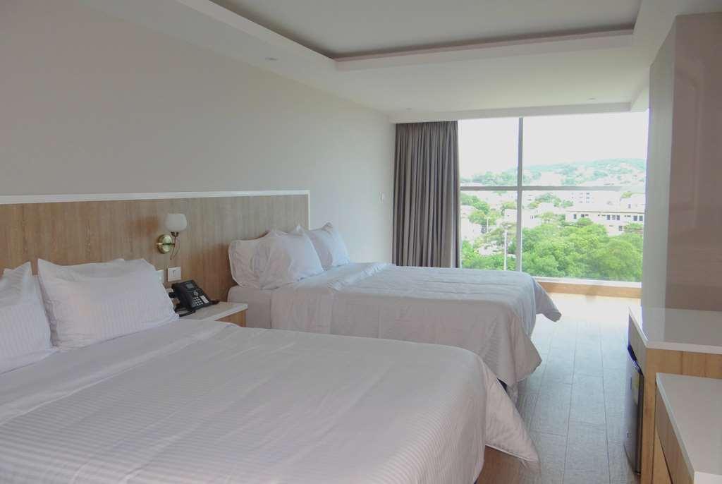 Wyndham Garden Cartagena Hotel Room photo
